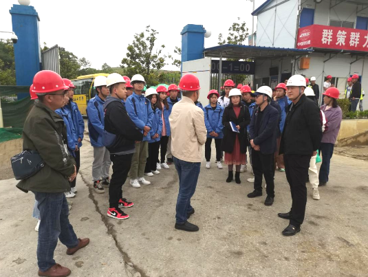 土木工程系組織師生赴中鐵十七局畢節(jié)幼專二期建設項目施工現(xiàn)場參觀學習