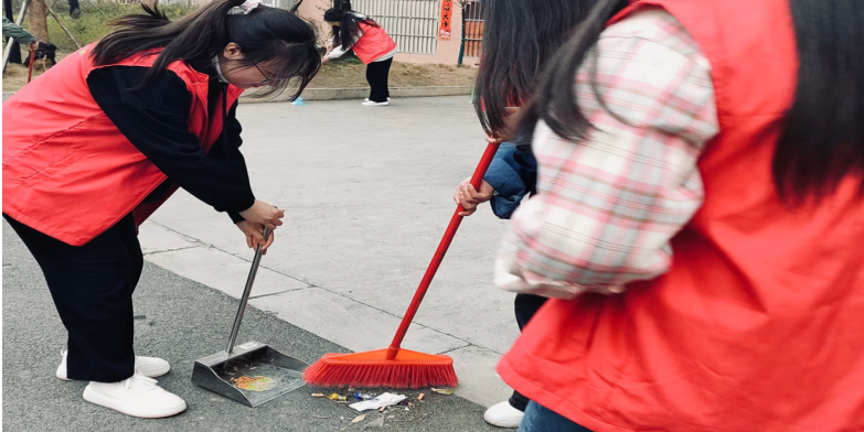 社會服務系開展學習雷鋒志愿服務活動