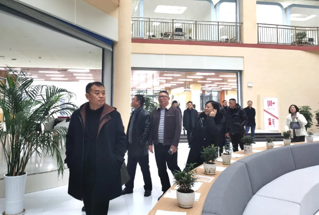 邱國援率隊到黔南州考察學(xué)習(xí)職業(yè)技能學(xué)歷雙提升工程有關(guān)工作