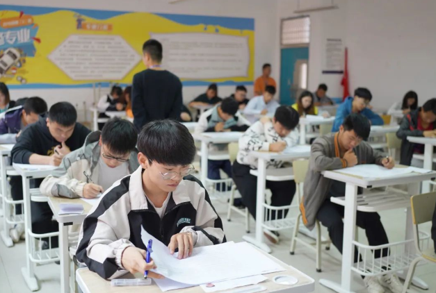 畢節(jié)工業(yè)職業(yè)技術(shù)學(xué)院直播銷售員、計(jì)算機(jī)維修工職業(yè)技能等級(jí)認(rèn)定考核工作圓滿完成