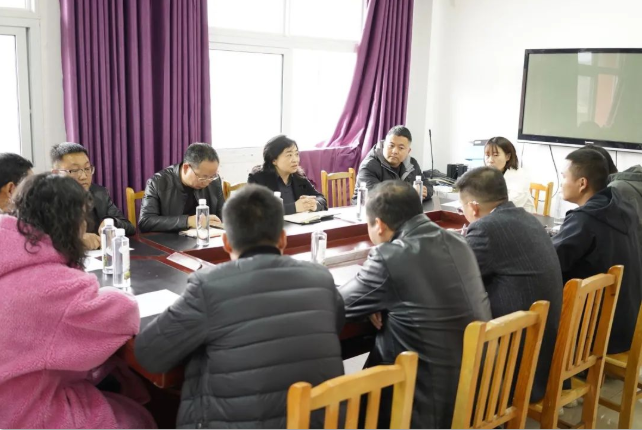 學(xué)院黨委委員、副院長(zhǎng)黃瑛赴鄉(xiāng)村振興聯(lián)系點(diǎn)調(diào)研、宣講黨的二十大精神