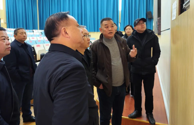 邱國援帶隊檢查開學(xué)準(zhǔn)備工作并部署校園安全工作