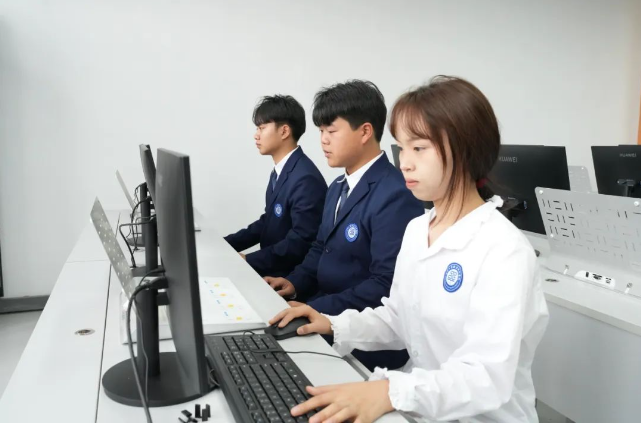 發(fā)現(xiàn)身邊的美（二）| 堅(jiān)韌、毅力和奮進(jìn)的美