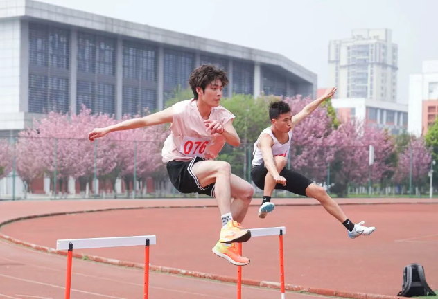 畢節(jié)工業(yè)職業(yè)技術(shù)學院第六屆田徑運動會圓滿落幕