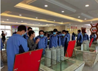 加強(qiáng)校企合作，深化產(chǎn)教融合  ——我院組織師生赴金海湖新區(qū)企業(yè)參觀學(xué)習(xí)